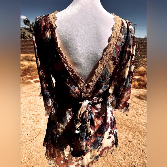 JOIE Floral Sheer Silk Blouse Low V Crochet Neck & Back Flowing Split Sleeves! 4 - Picture 8 of 14